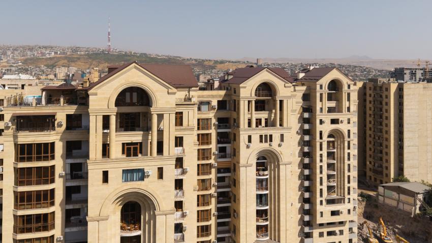 Գինու գործարանի հարող տարածքում բազմաբնակարան շենքեր